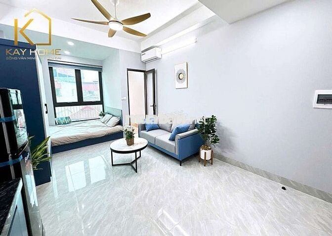 Siêu phẩm CCMN 35m2 full đồ. Ban công thoáng tại Giáp Bát