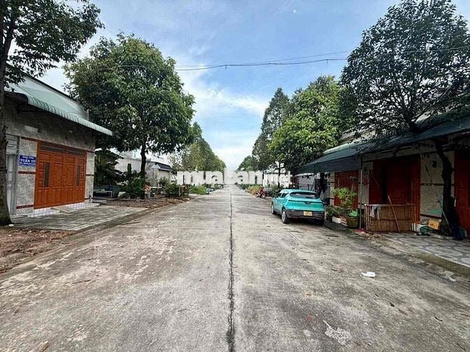 Bán Dãy Trọ Gía Rẻ Thu 35tr/tháng Sát KCN BECAMEX Sổ Hồng Riêng