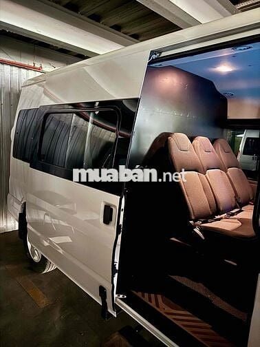 Ford Transit MCA Van 6 chỗ 2022 Màu Trắng 98.000km