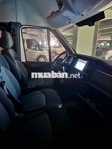 Ford Transit MCA Van 6 chỗ 2022 Màu Trắng 98.000km