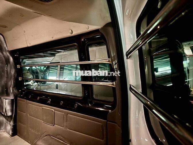 Ford Transit MCA Van 6 chỗ 2022 Màu Trắng 98.000km