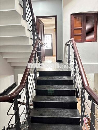 Nguyên căn MT nhà phố 3L văn phòng