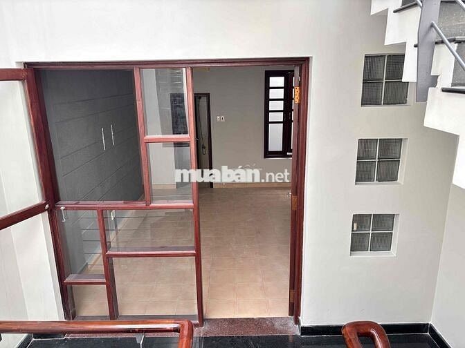 Nguyên căn MT nhà phố 3L văn phòng