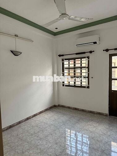 Cho thuê phòng ban công rộng rãi hẻm lớn Huỳnh Văn Bánh, Trường Sa