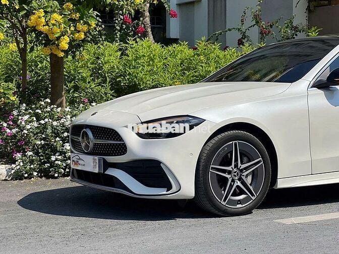 Mercedes C300 AMG 2023 Trắng