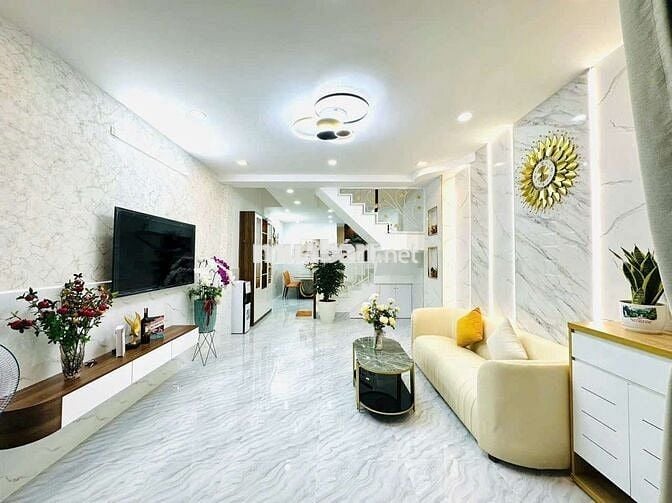 Cho thuê nnhà mới sạch sẽ full nội thất  Gò Vấp