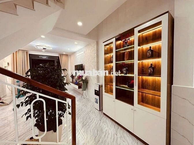 Cho thuê nnhà mới sạch sẽ full nội thất  Gò Vấp