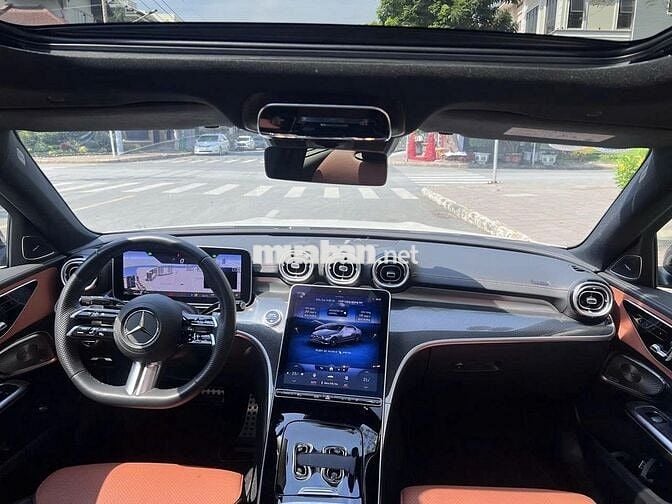 Mercedes C300 AMG 2023 Trắng