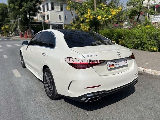 Mercedes C300 AMG 2023 Trắng