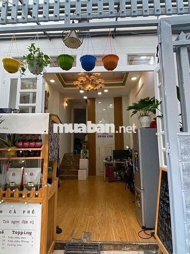 Cho thuê phòng ban công rộng rãi hẻm lớn Huỳnh Văn Bánh, Trường Sa