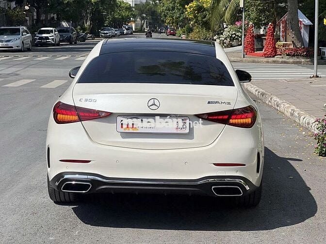 Mercedes C300 AMG 2023 Trắng