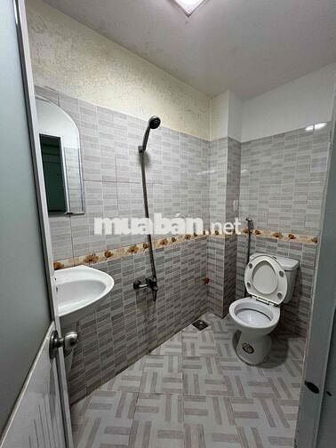 Cho Thuê Nhà  DT 120m2 1Trệt 1Lầu 2Pn 3Wc Hẻm Ôtô Gàn Chợ Vườn Lài