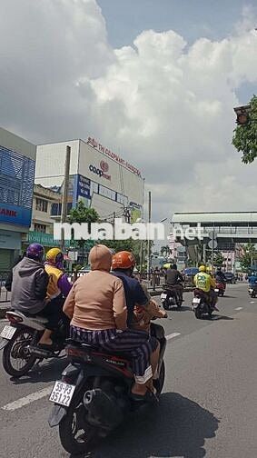 Nhà Gần Chợ Hạnh Thông Tây, BV Hồng Đức, ST Coop Mart