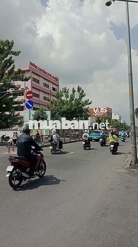 Nhà Gần Chợ Hạnh Thông Tây, BV Hồng Đức, ST Coop Mart