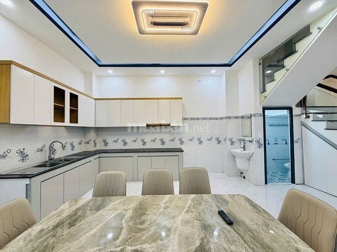 Cho thuê nhà hẻm xh, full nội thất, 14tr