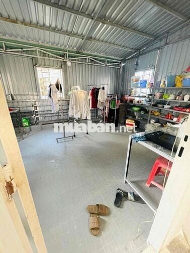 lầu1,tối đa 2 nữ,an ninh.phong rong.full nội thất. hẻm 886 xvnt f25