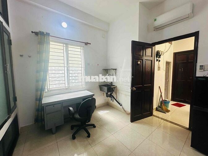 lầu1,tối đa 2 nữ,an ninh.phong rong.full nội thất. hẻm 886 xvnt f25