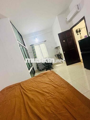 lầu1,tối đa 2 nữ,an ninh.phong rong.full nội thất. hẻm 886 xvnt f25