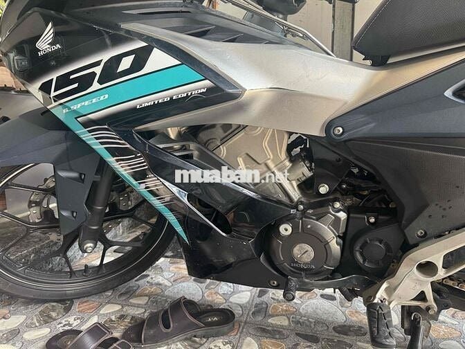 xe nguyên bản chưa độ chế gì cả. 1 đời chính chủ.