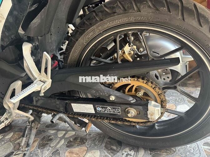 xe nguyên bản chưa độ chế gì cả. 1 đời chính chủ.