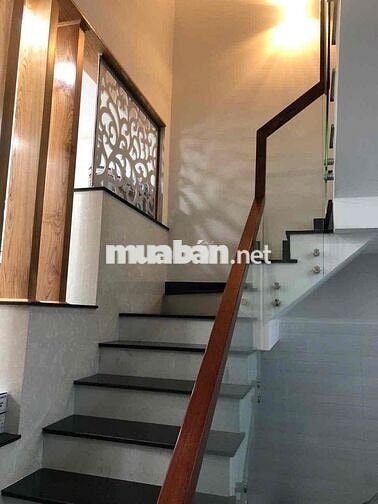 Giá Tốt ngay khu vực Nguyễn Thiện Thuật.Q3.hạ còn 8TỶ140.cho thuê tốt