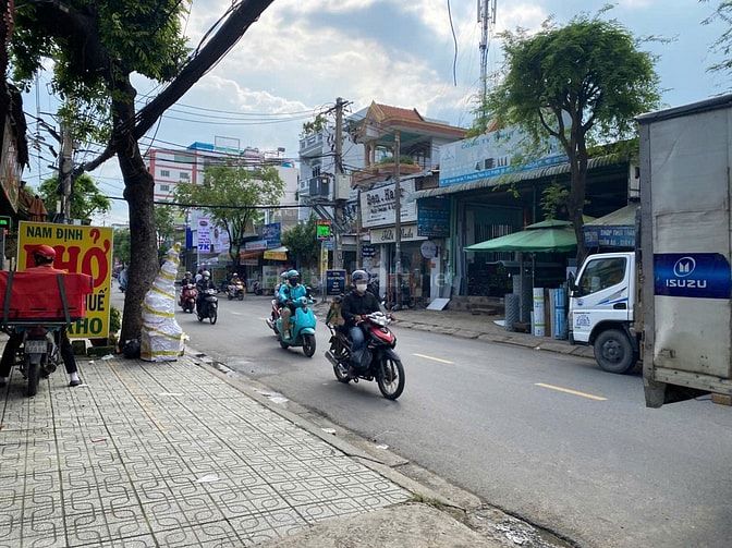 Bán nhà mặt tiền Nguyễn Văn Quá Q12, 5mx30m, căn hộ 20 phòng -19tỷ