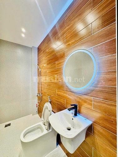 Cần bán gấp nhà Xuân Thuỷ. Thảo Điền. Quận 2. Giá 4 tỷ 850. Bớt lộc.