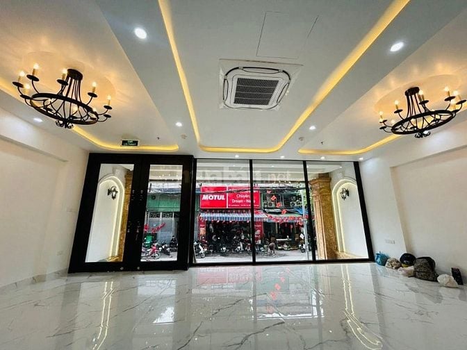 Bán nhà mặt phố Đội Cấn, 100m2, xây 10 tầng, MT 8m, cho thuê hơn 200 t