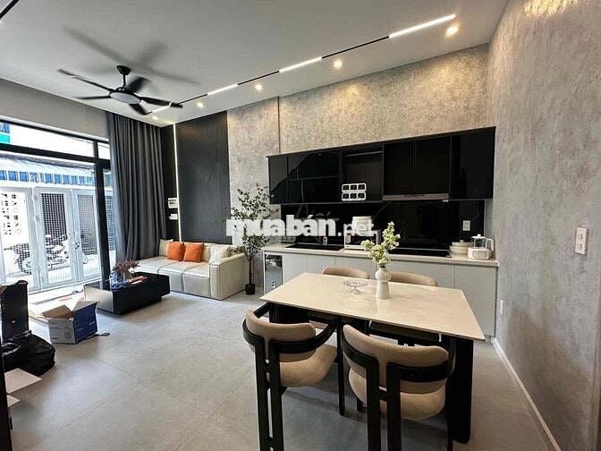 NHÀ 2.5 TẦNG  HIỆN ĐẠI ĐẸP FULL NỘI THẤT TÂY THUÊ