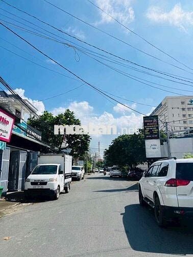 cần bá gấp ngang 15m tổng 600m2 fun thổ cư mặt tiền trương quyền