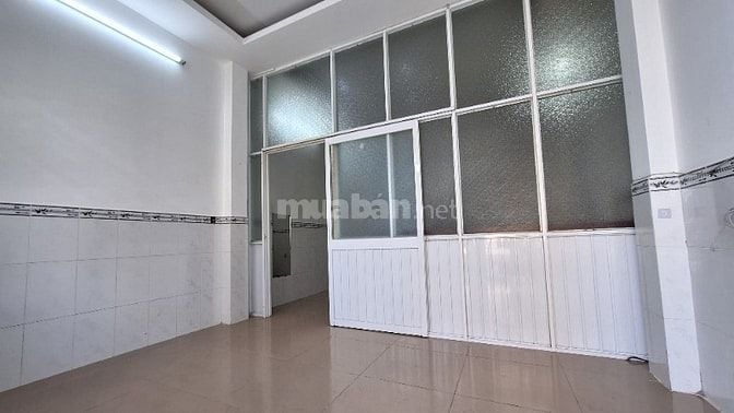 Bán gấp nhà 1trệt, 3 lầu, ST. Hẻm 101 ra Bùi Minh Trực P5, Q8. DT4mx9m