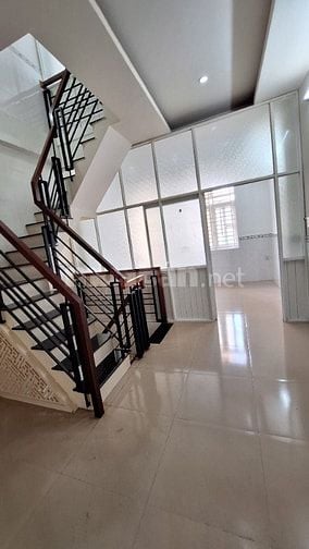 Bán gấp nhà 1trệt, 3 lầu, ST. Hẻm 101 ra Bùi Minh Trực P5, Q8. DT4mx9m