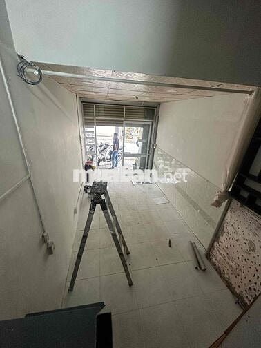 Mặt bằng kinh doanh + gác ở lại .