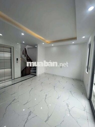 Bán Nhà Ngay Công Viên Trân Quang Diệu 50m Ô Tô Tránh 35m2 6T 9,78ty