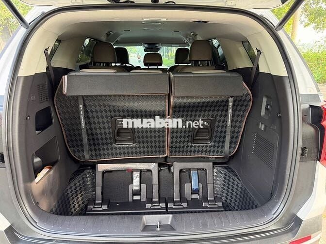 Kia Carnival 2025 Premium 2.2D 8S - 45,000 km.