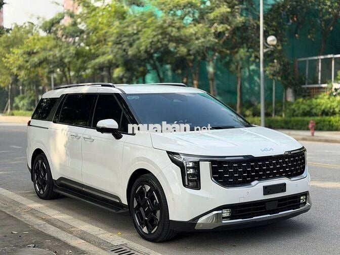 Kia Carnival 2025 Premium 2.2D 8S - 45,000 km.