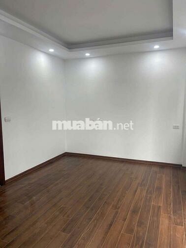 Bán Nhà Ngay Công Viên Trân Quang Diệu 50m Ô Tô Tránh 35m2 6T 9,78ty