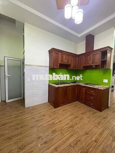 Nhà đẹp cho thuê 3 tầng hẻm nhựa 7m thông 4 phòng ngủ hướng đông