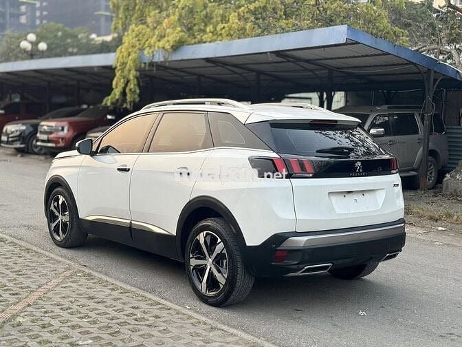 Peugeot 3008 2021 Allure 1.6 AT - lướt 15,000 km.