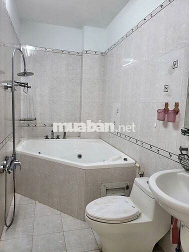 Nhà Nguyên Căn Đường An Dương Vương - 4PN 6WC - 5x20m - Sẵn Nội Thất