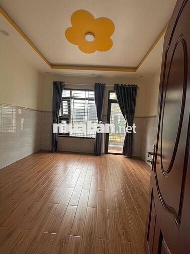 Nhà đẹp cho thuê 3 tầng hẻm nhựa 7m thông 4 phòng ngủ hướng đông