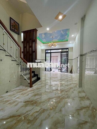 Nhà đẹp cho thuê 3 tầng hẻm nhựa 7m thông 4 phòng ngủ hướng đông
