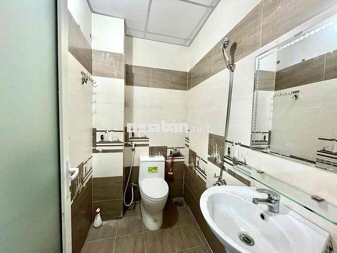 Phòng có nội thất, ban công Tân Bình