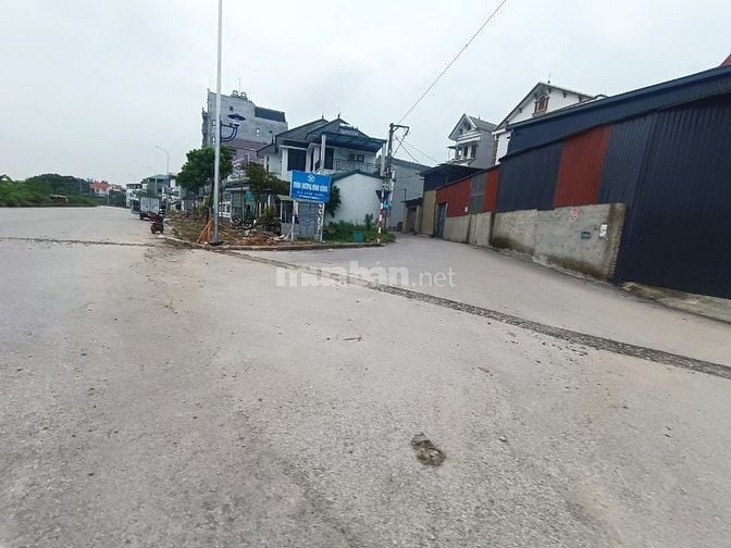 Siêu Hiếm- Lô Góc-43m2-Giá 2.4 tỷ- Hương Đình-Mai Đình