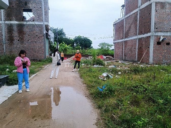 Siêu Hiếm- Lô Góc-43m2-Giá 2.4 tỷ- Hương Đình-Mai Đình