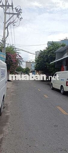 Cần bán gấp nhà mặt tiền đường  P .ĐHT 42  .Q12 DT .5,8x26 sầm uất