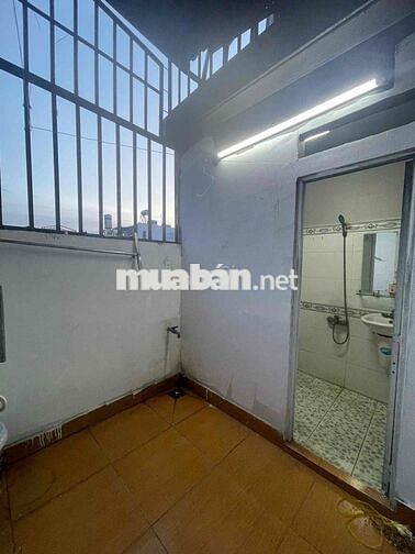 nhà 5x6m trệt 2 lầu 3 phòng ngủ 3wc, sát trường học Kim Đồng