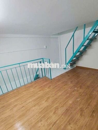 Bán nhà đẹp trệt + 2 lầu dô ở liền. Vị trí cực đẹp