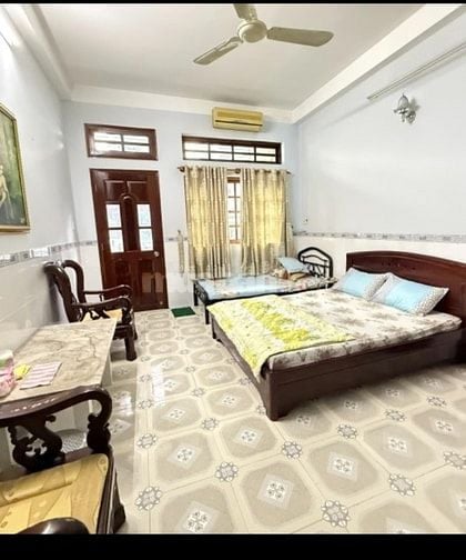 Bán nhà mặt tiền đường Cô Giang Q1 dt 3,9x20m 5 tầng chỉ 40 tỷ.