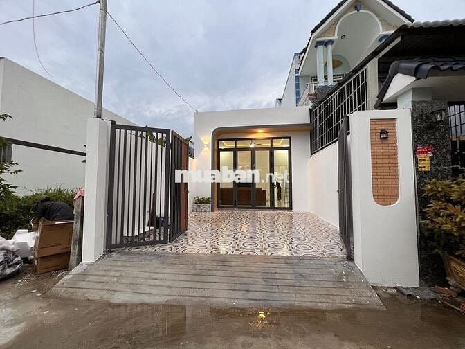 Nhà mới xây tại TP Mỹ Tho - 160m2- gần cầu quay
